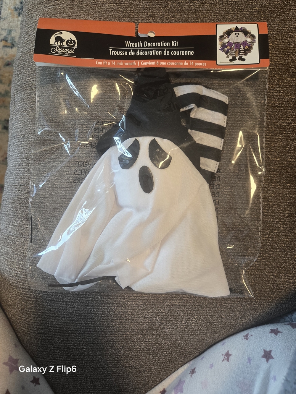 Seasonal Partners White & Black Ghost Wreath Decoration Kit - Halloween Accent